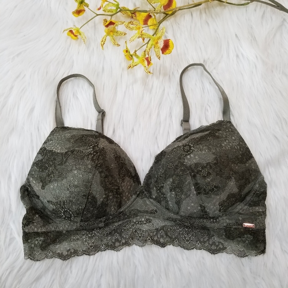 PINK Victoria's Secret Other - PINK VICTORIA'S SECRET Green Wire Free Lace Bra, SIZE L/G.